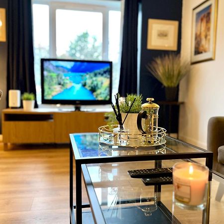 Ground Floor Flat With Free Parking & Wifi Apartamento Glasgow Exterior foto