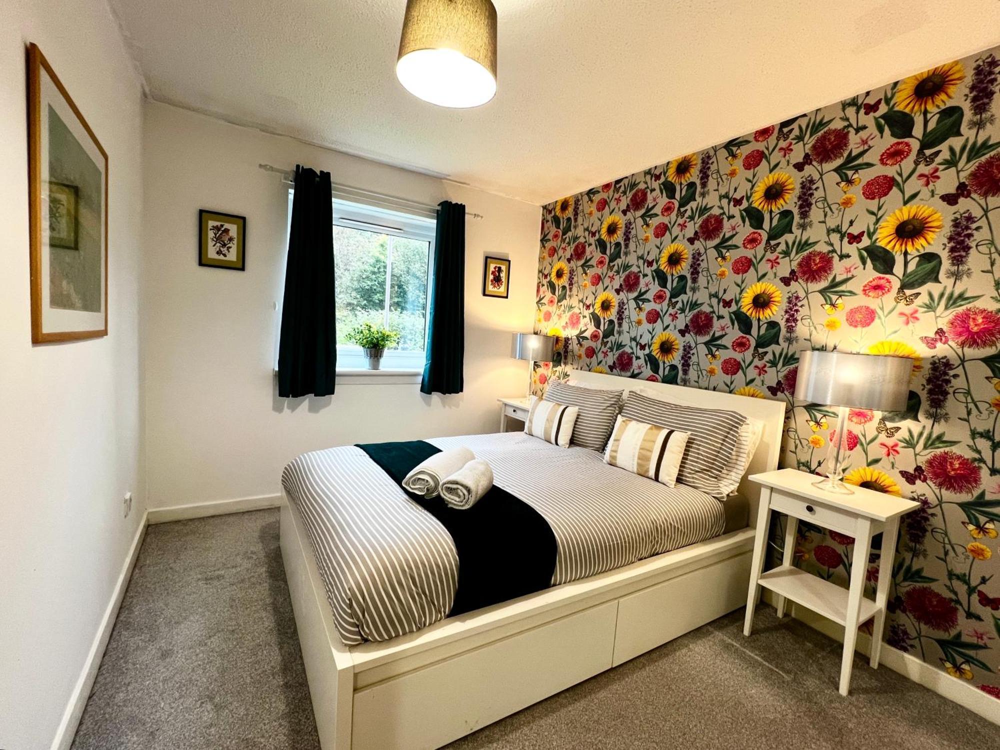 Ground Floor Flat With Free Parking & Wifi Apartamento Glasgow Exterior foto