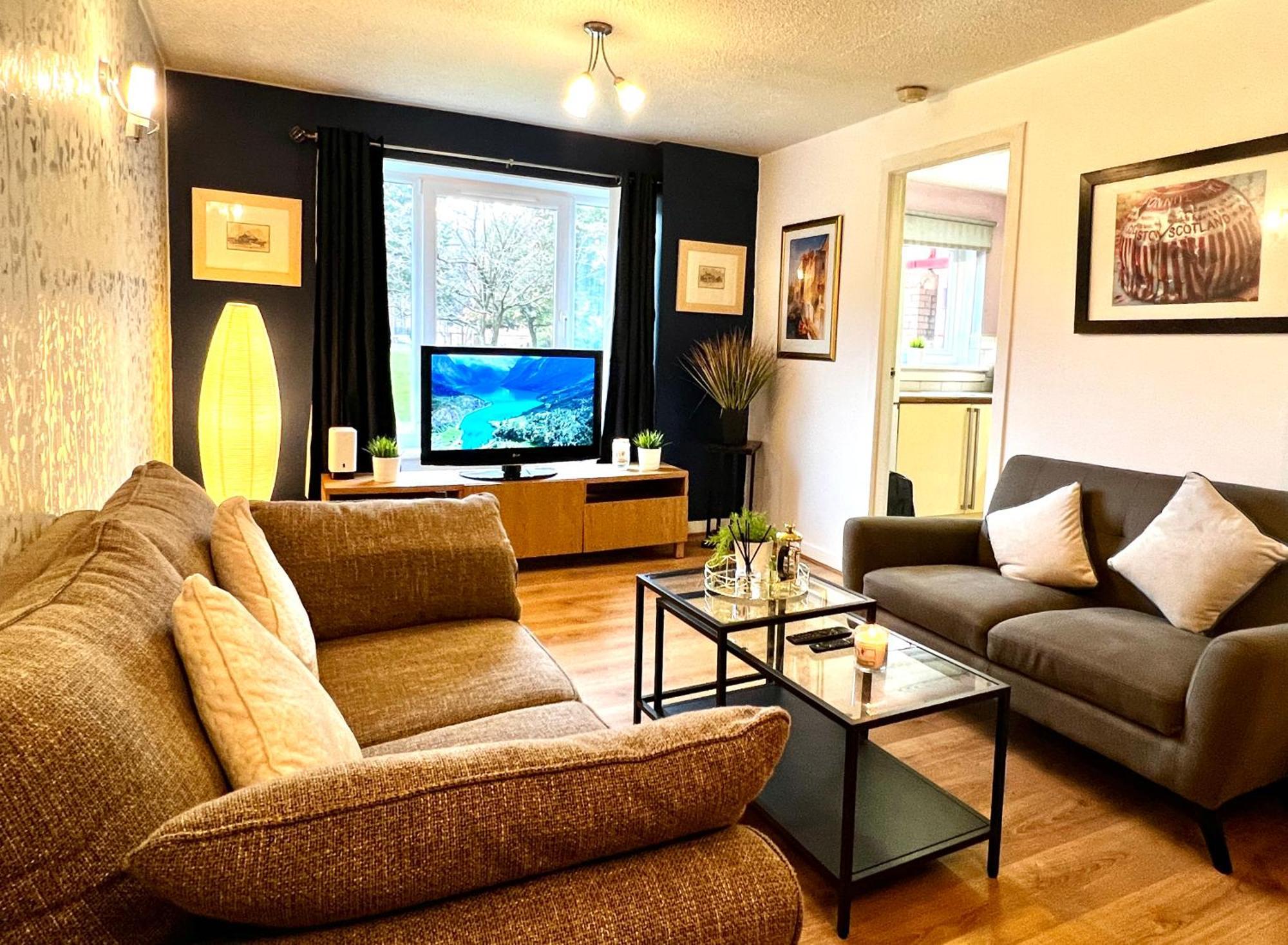 Ground Floor Flat With Free Parking & Wifi Apartamento Glasgow Exterior foto