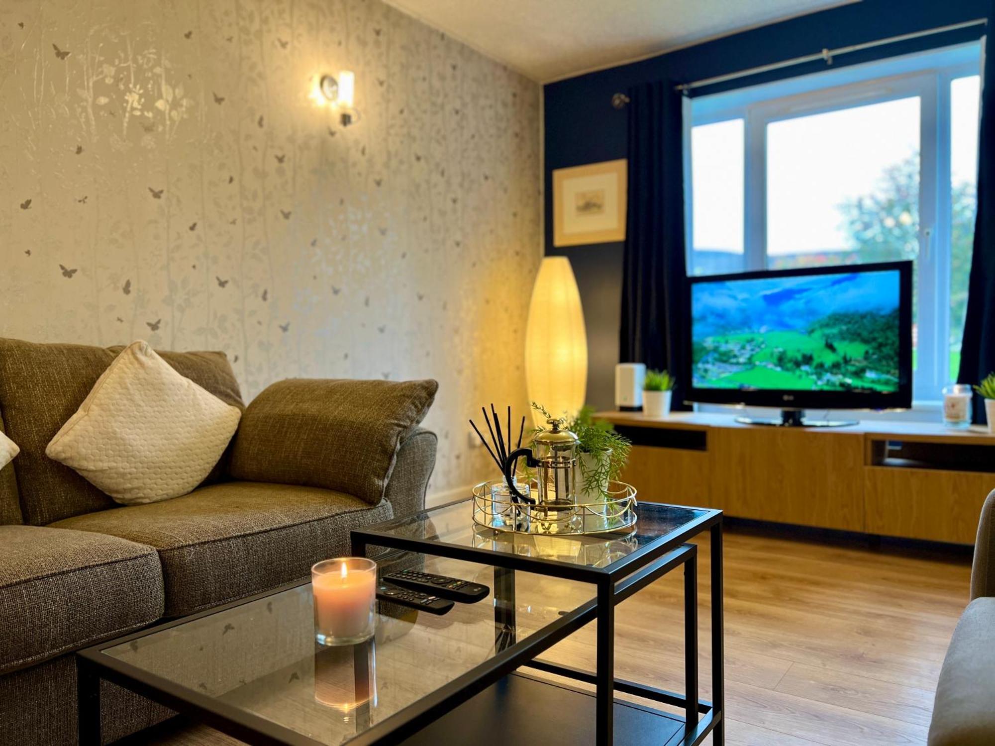 Ground Floor Flat With Free Parking & Wifi Apartamento Glasgow Exterior foto